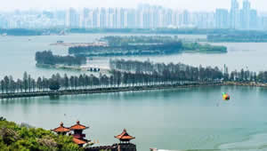 武汉东湖：城湖相融，相得益彰